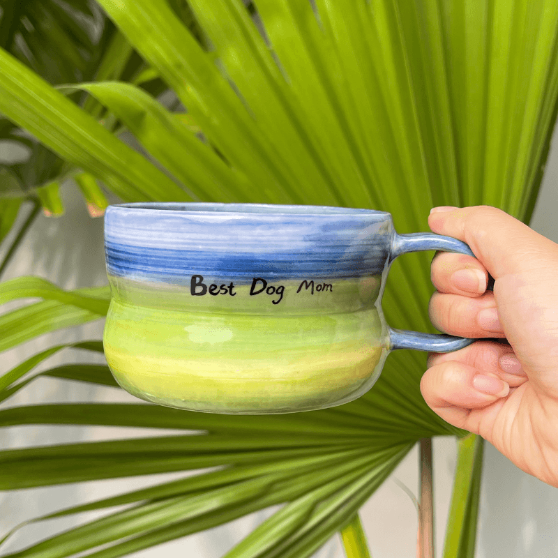 Handgefertigte Keramiktasse mit individueller Haustierfigur – ästhetisch