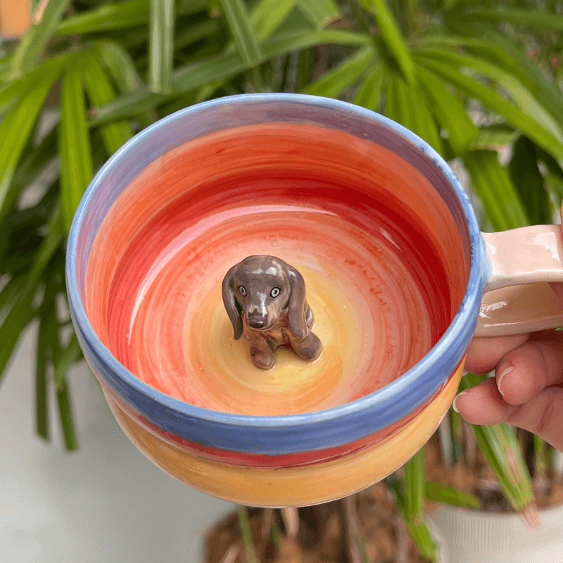 Handgefertigte Keramiktasse mit individueller Haustierfigur – ästhetisch