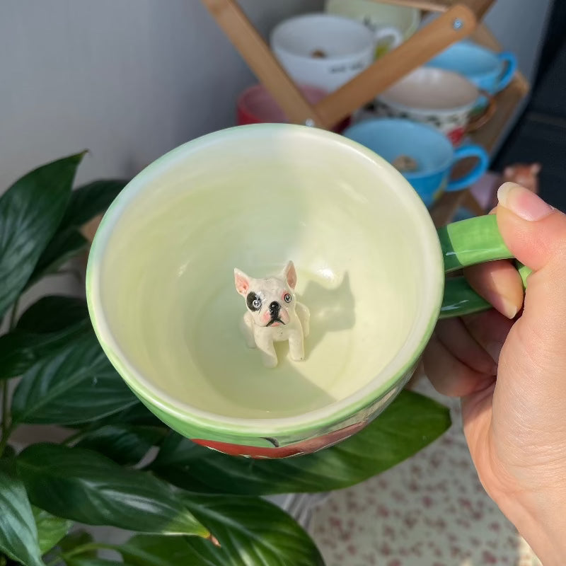 Handgefertigte Keramiktasse mit individueller Haustierfigur – ästhetisch