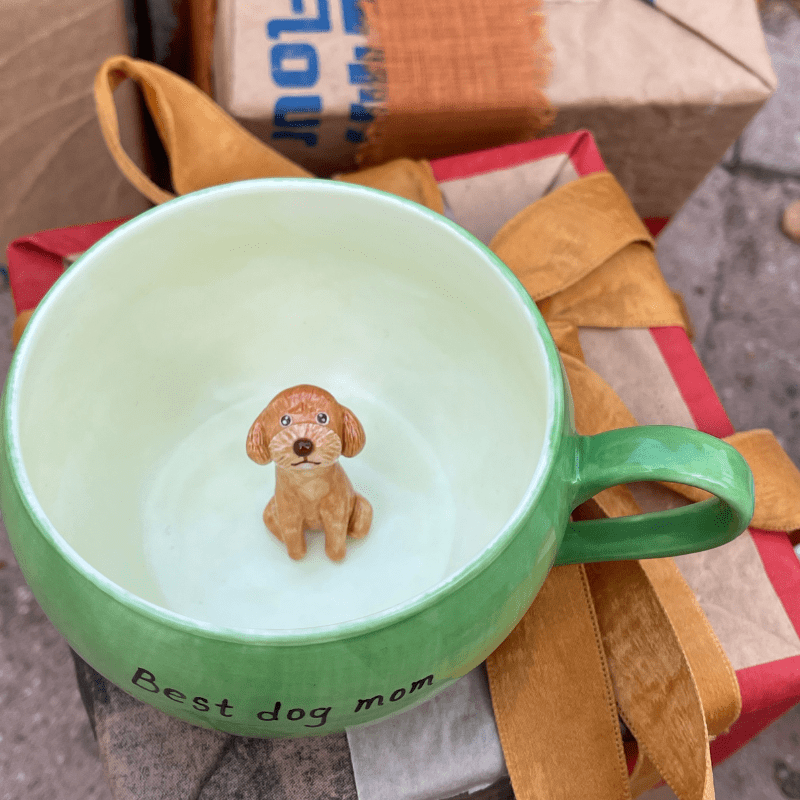 Figurine d’animal de compagnie personnalisée faite à la main à l’intérieur d’une tasse en céramique-Teddy 