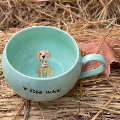 Figurine d’animal de compagnie personnalisée faite à la main à l’intérieur d’une tasse en céramique-Labrador 